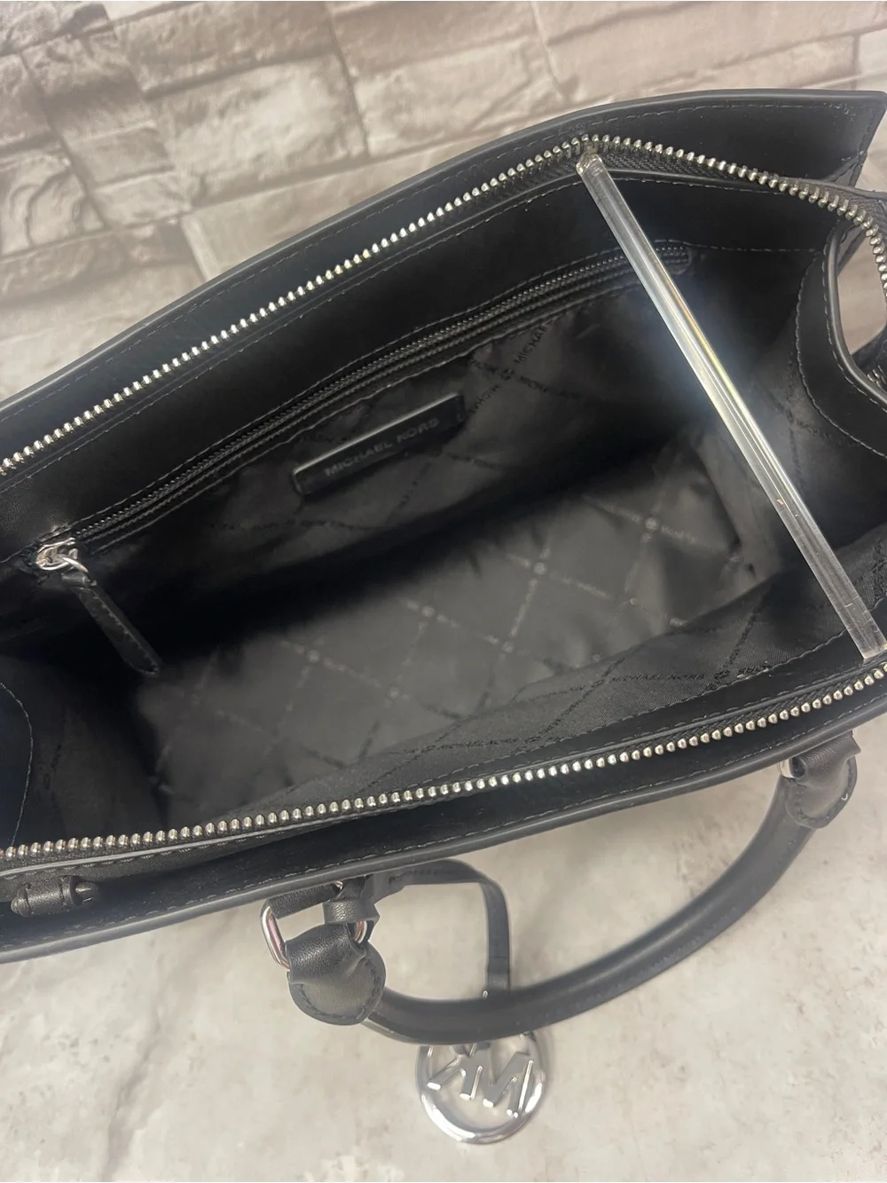 Michael Kors Sheila Medium Signature Logo Satchel & Matching Wallet Black Ombre - Picture 5 of 12
